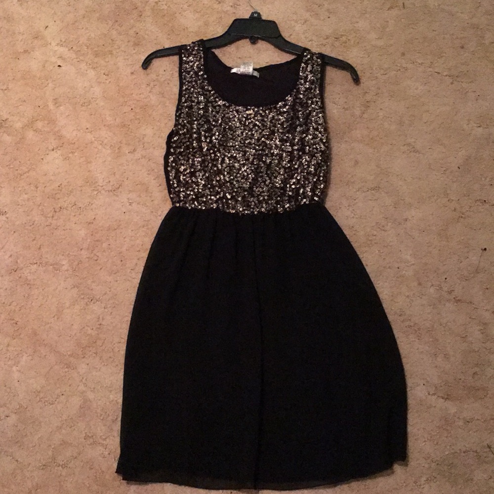 black and gold sequined party dress